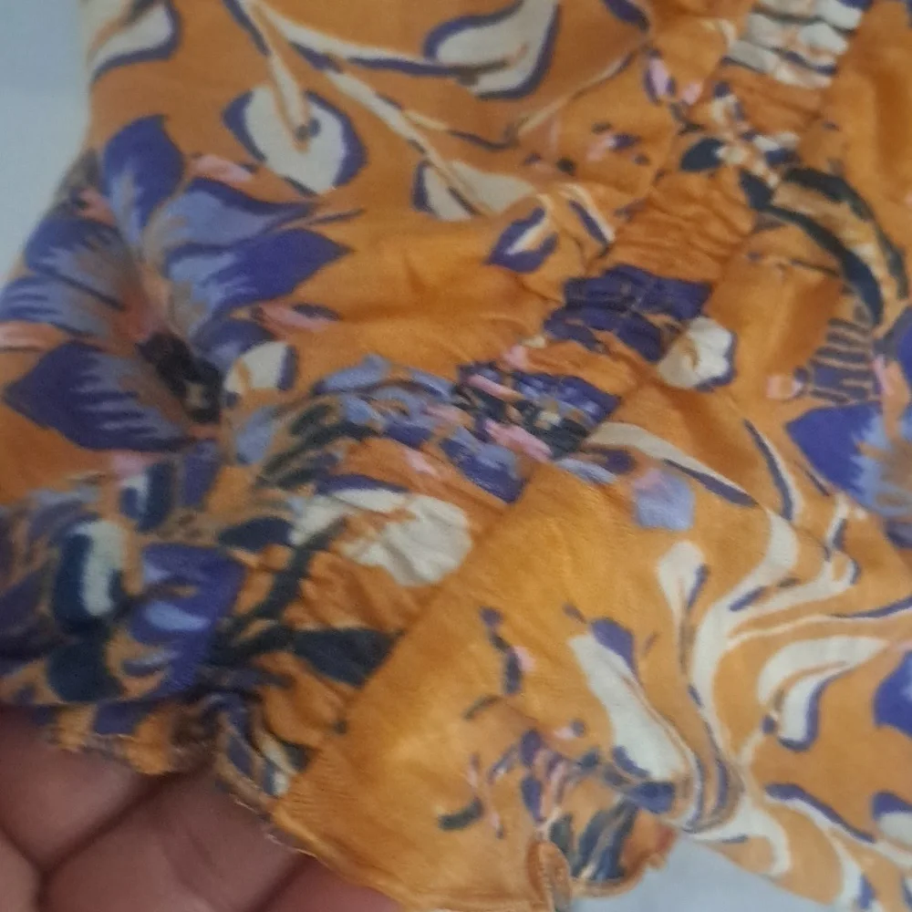 NWT FREE PEOPLE Dreamed of Your  Floral Ruched Long sleeve size medium Tops